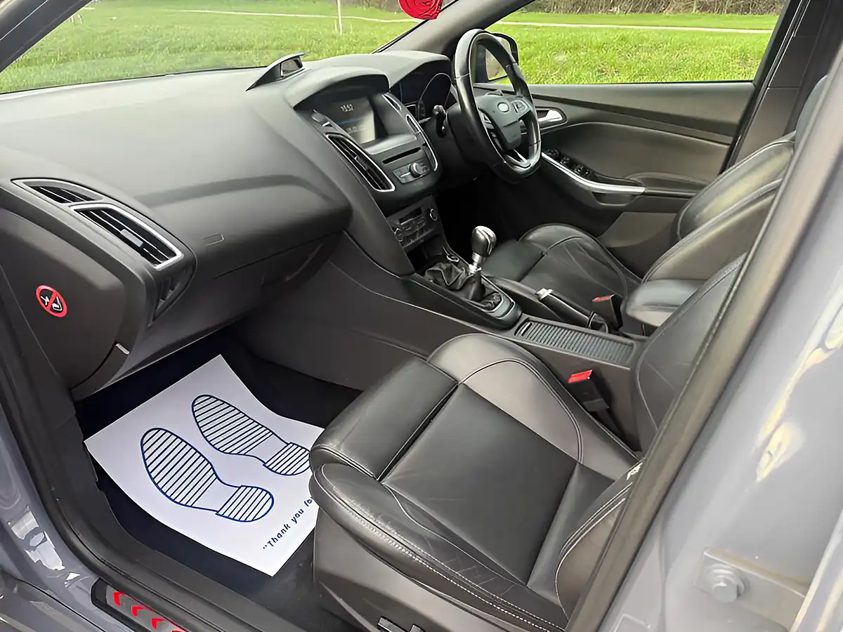 Used 2015 Ford Focus ST-3 Grey - Interior and Exterior details 9