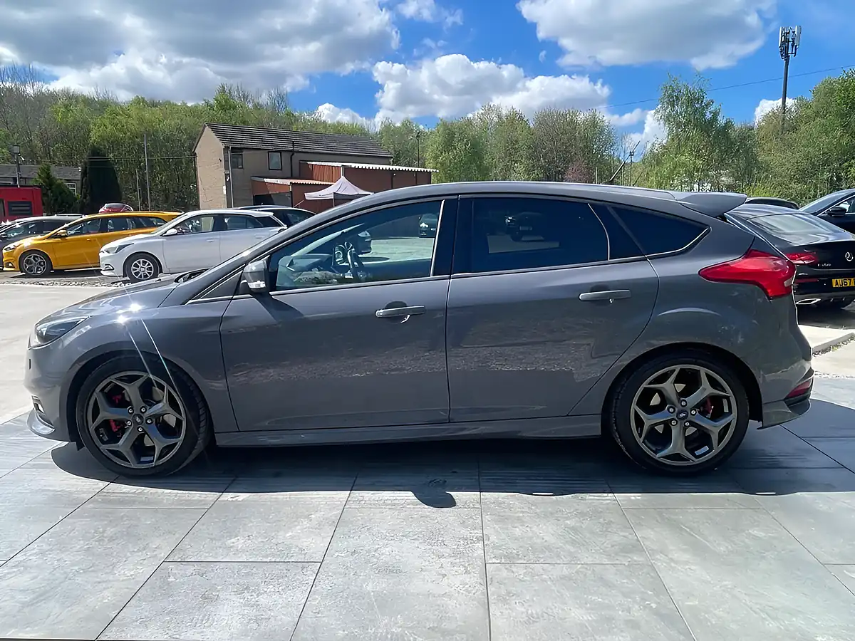 Used 2015 Ford Focus ST-3 Grey - Interior and Exterior details 16