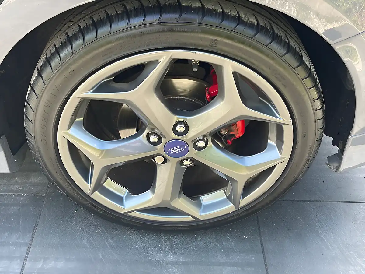 Used 2015 Ford Focus ST-3 Grey - Interior and Exterior details 17