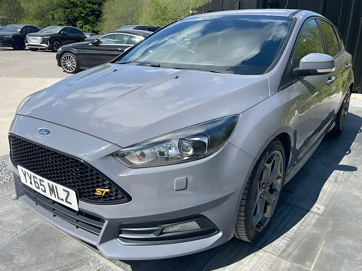 Used 2015 Ford Focus ST-3 Grey - Interior and Exterior details 18