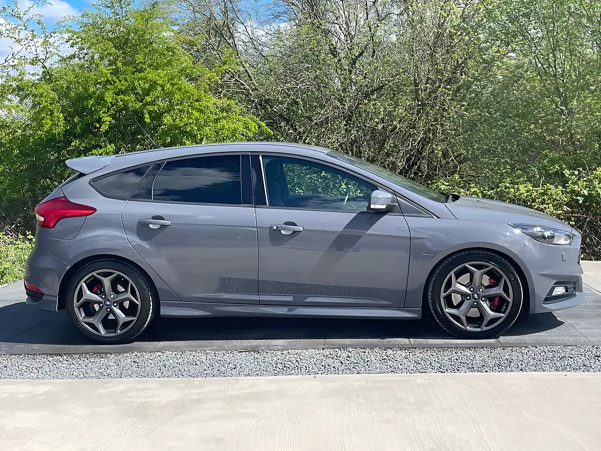 Used 2015 Ford Focus ST-3 Grey - Interior and Exterior details 3