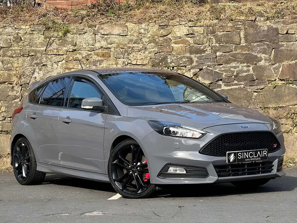 Used 2015 Ford Focus ST-3 Grey - Front View