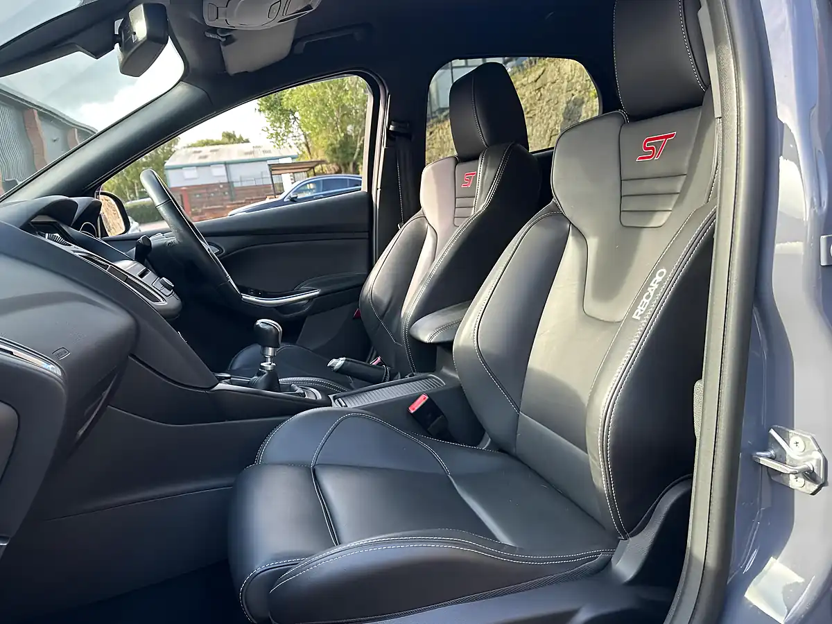 Used 2015 Ford Focus ST-3 Grey - Interior and Exterior details 17