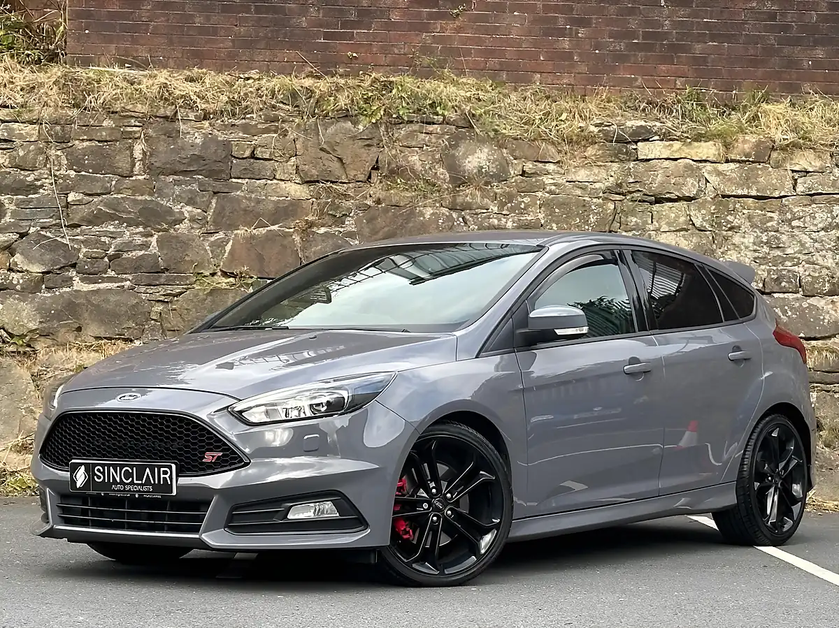 Used 2015 Ford Focus ST-3 Grey - Interior and Exterior details 3
