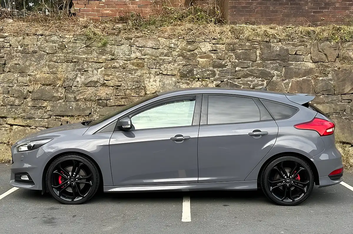Used 2015 Ford Focus ST-3 Grey - Interior and Exterior details 4
