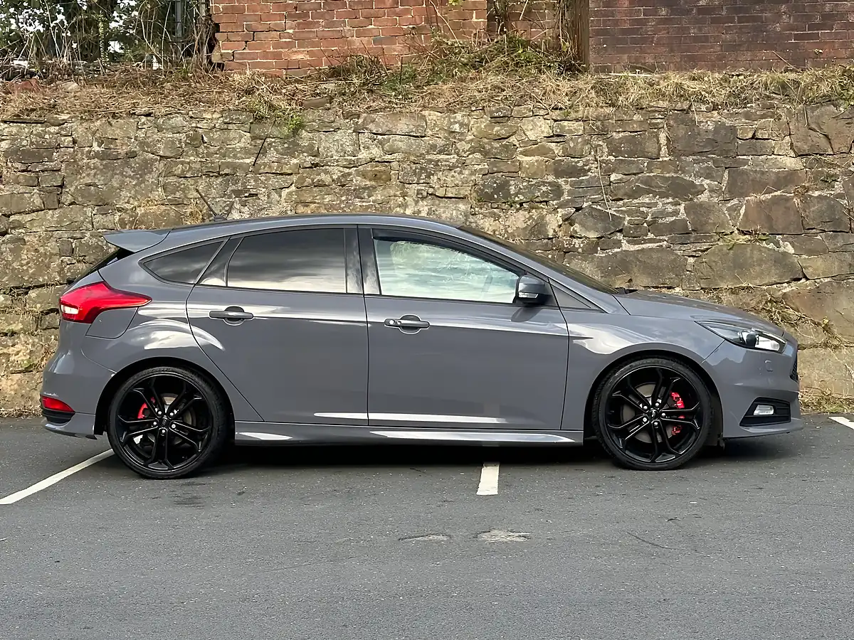 Used 2015 Ford Focus ST-3 Grey - Interior and Exterior details 6