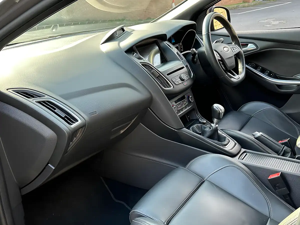 Used 2015 Ford Focus ST-3 Grey - Interior and Exterior details 9
