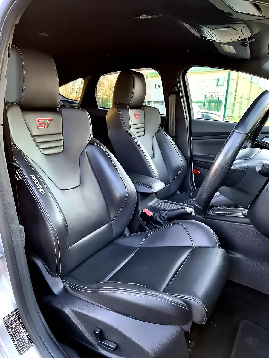 Used 2015 Ford Focus ST-3 Moondust Silver - Interior and Exterior details 12