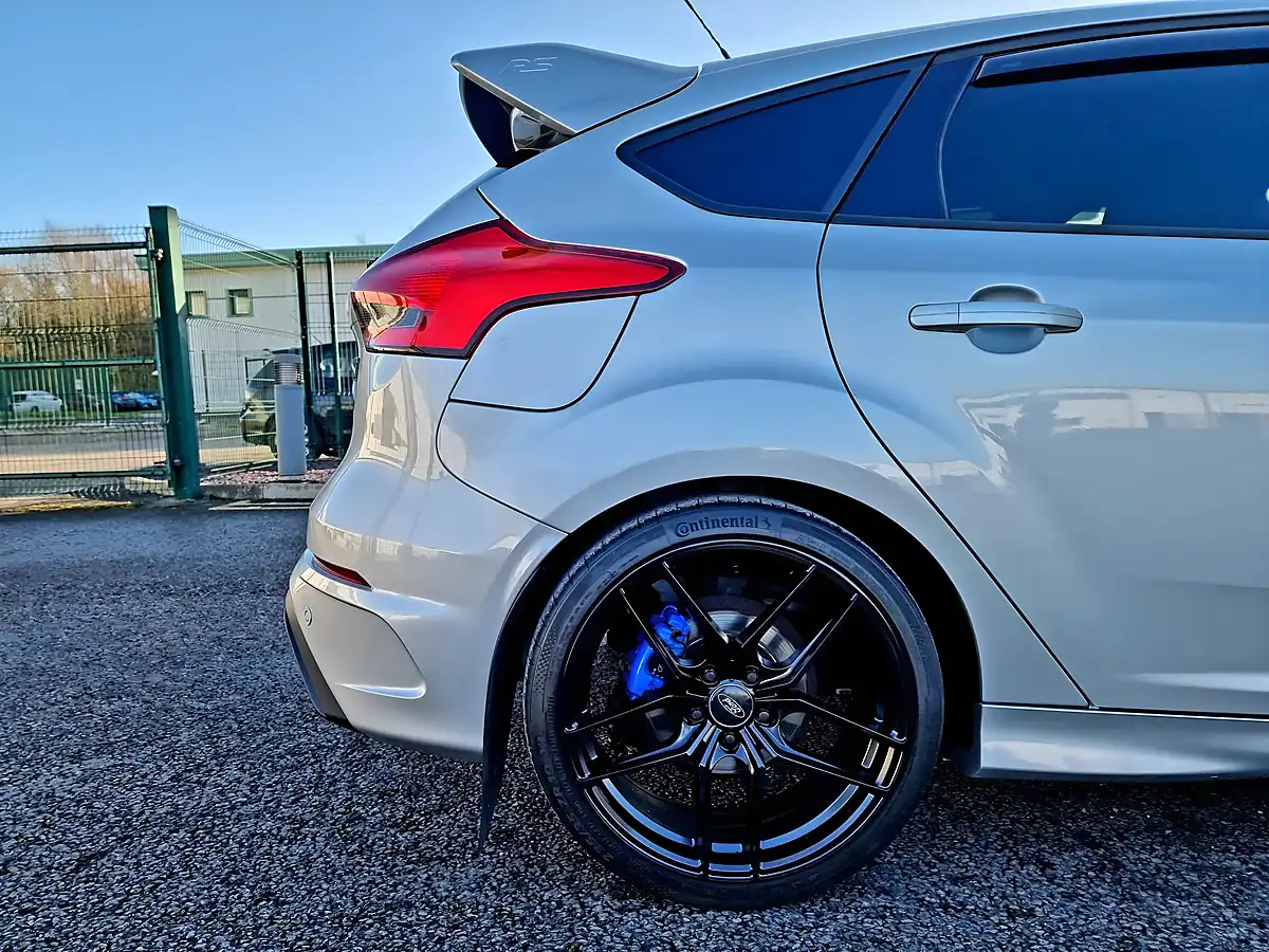 Used 2015 Ford Focus ST-3 Moondust Silver - Interior and Exterior details 19