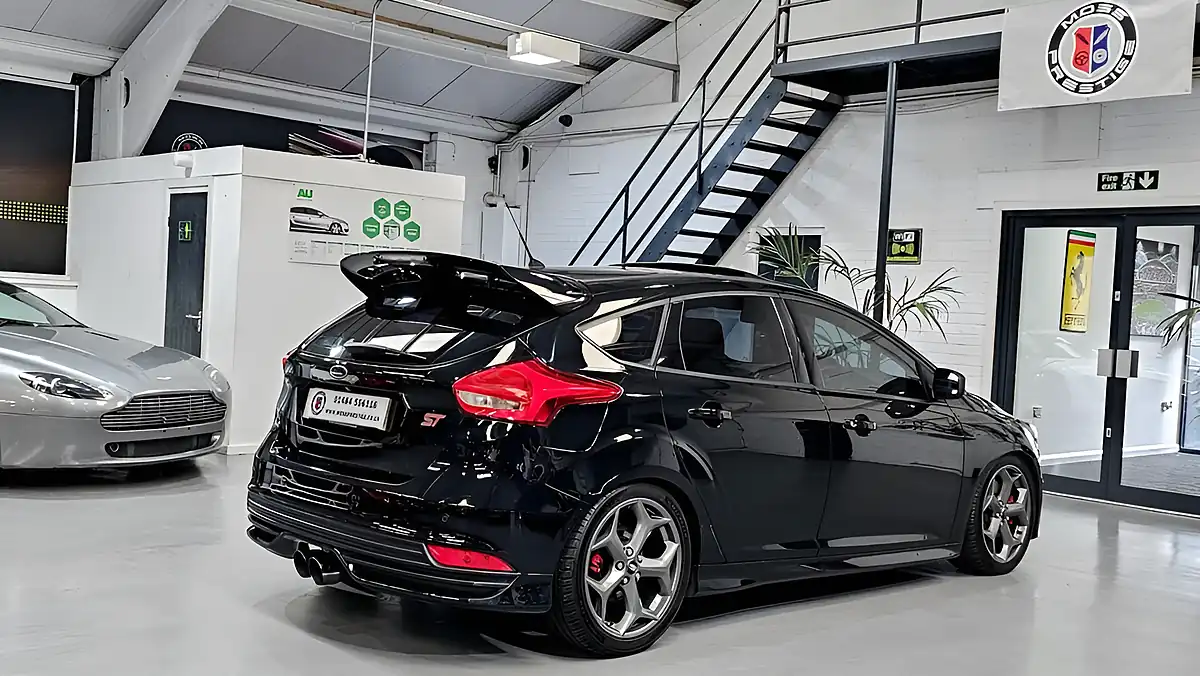 Used 2015 Ford Focus ST-3 Panther Black - Interior and Exterior details 10