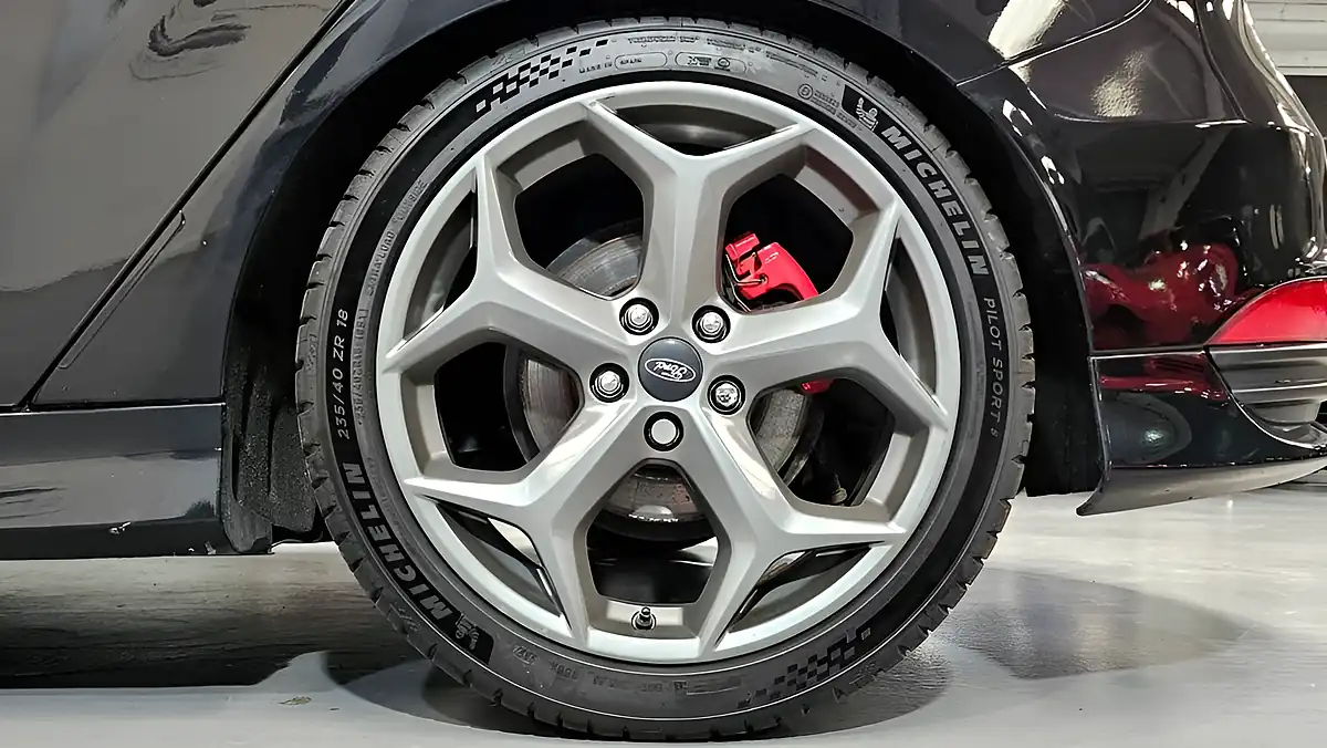 Used 2015 Ford Focus ST-3 Panther Black - Interior and Exterior details 13