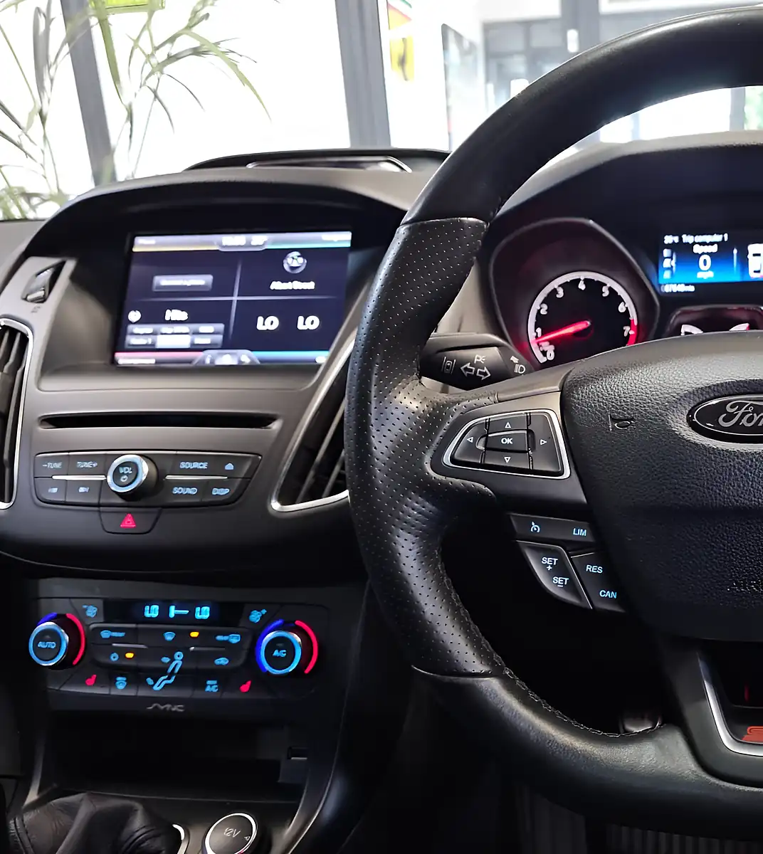 Used 2015 Ford Focus ST-3 Panther Black - Interior and Exterior details 16