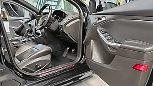 Used 2015 Ford Focus ST-3 Panther Black - Interior and Exterior details 18