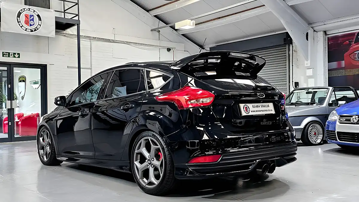 Used 2015 Ford Focus ST-3 Panther Black - Interior and Exterior details 9
