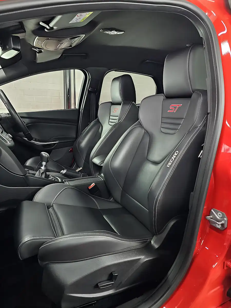 Used 2015 Ford Focus ST-3 Race Red - Interior and Exterior details 11