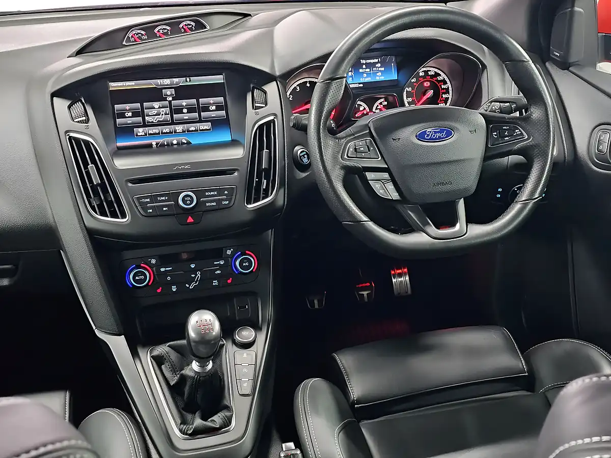 Used 2015 Ford Focus ST-3 Race Red - Interior and Exterior details 12