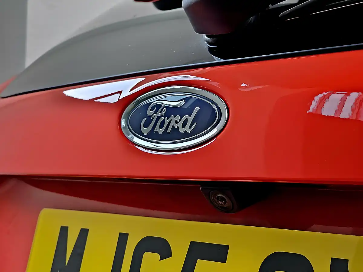 Used 2015 Ford Focus ST-3 Race Red - Interior and Exterior details 17
