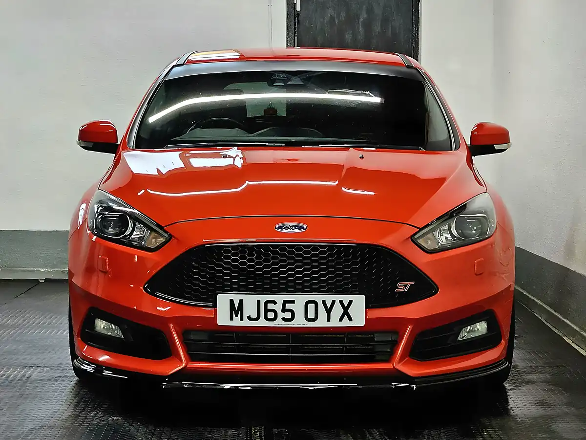 Used 2015 Ford Focus ST-3 Race Red - Interior and Exterior details 2