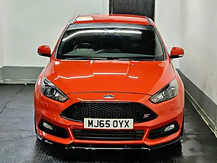 Used 2015 Ford Focus ST-3 Race Red - Interior and Exterior details 3