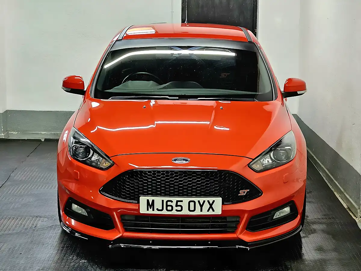 Used 2015 Ford Focus ST-3 Race Red - Interior and Exterior details 3