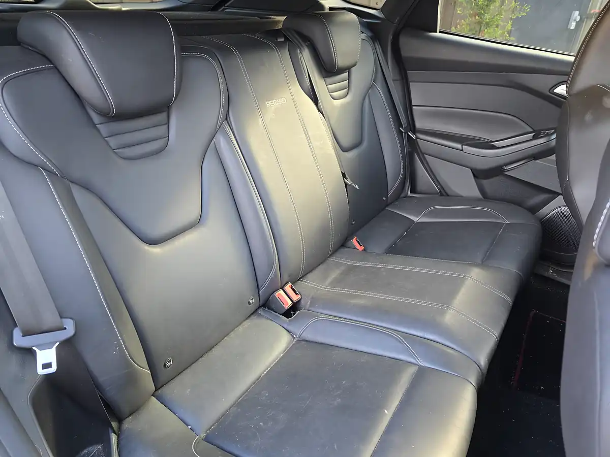 Used 2015 Ford Focus ST-3 Silver - Interior and Exterior details 18
