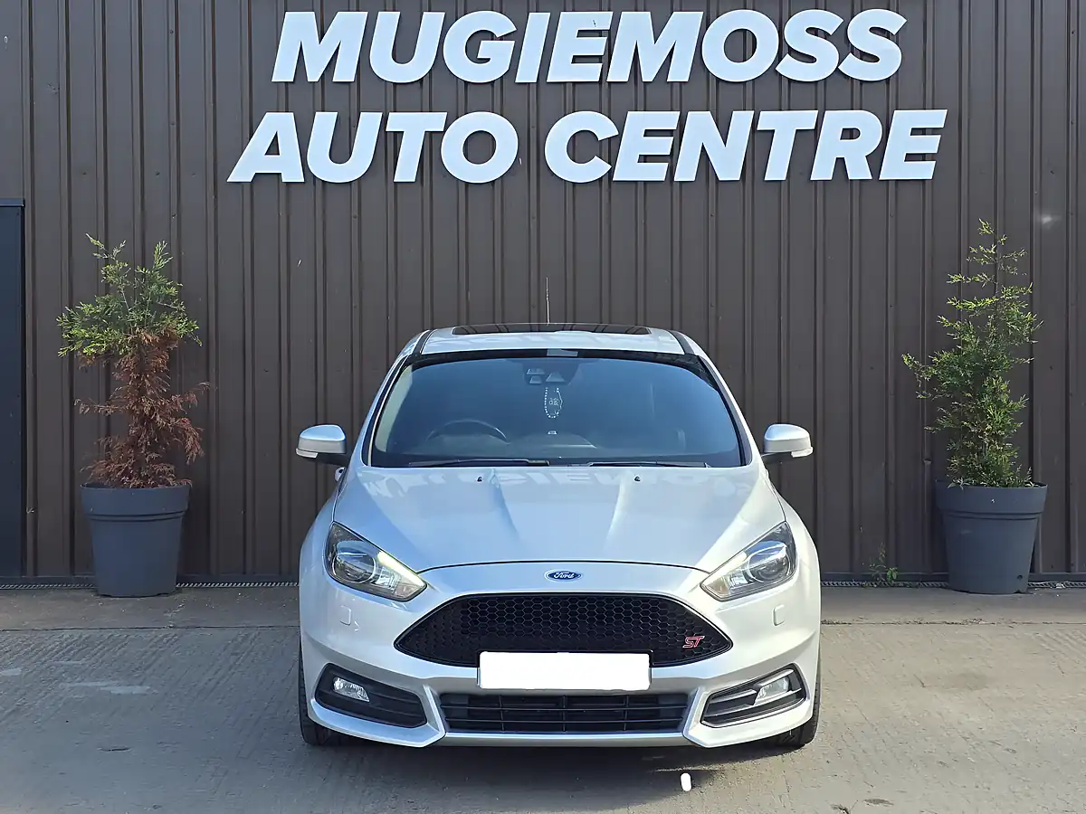 Used 2015 Ford Focus ST-3 Silver - Interior and Exterior details 3