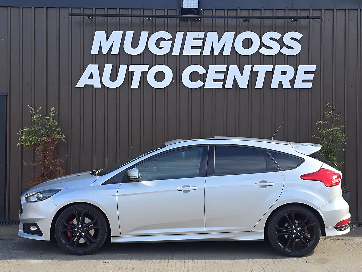 Used 2015 Ford Focus ST-3 Silver - Interior and Exterior details 4