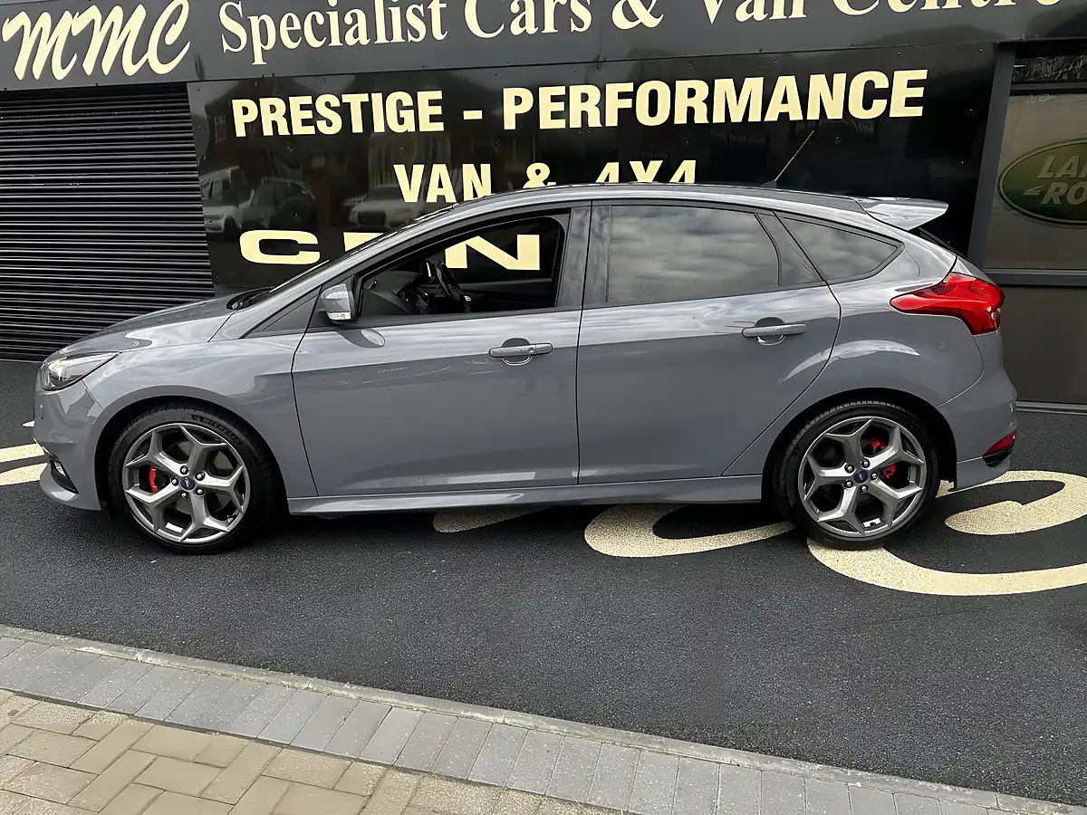 Used 2015 Ford Focus ST-3 Stealth Grey - Interior and Exterior details 2