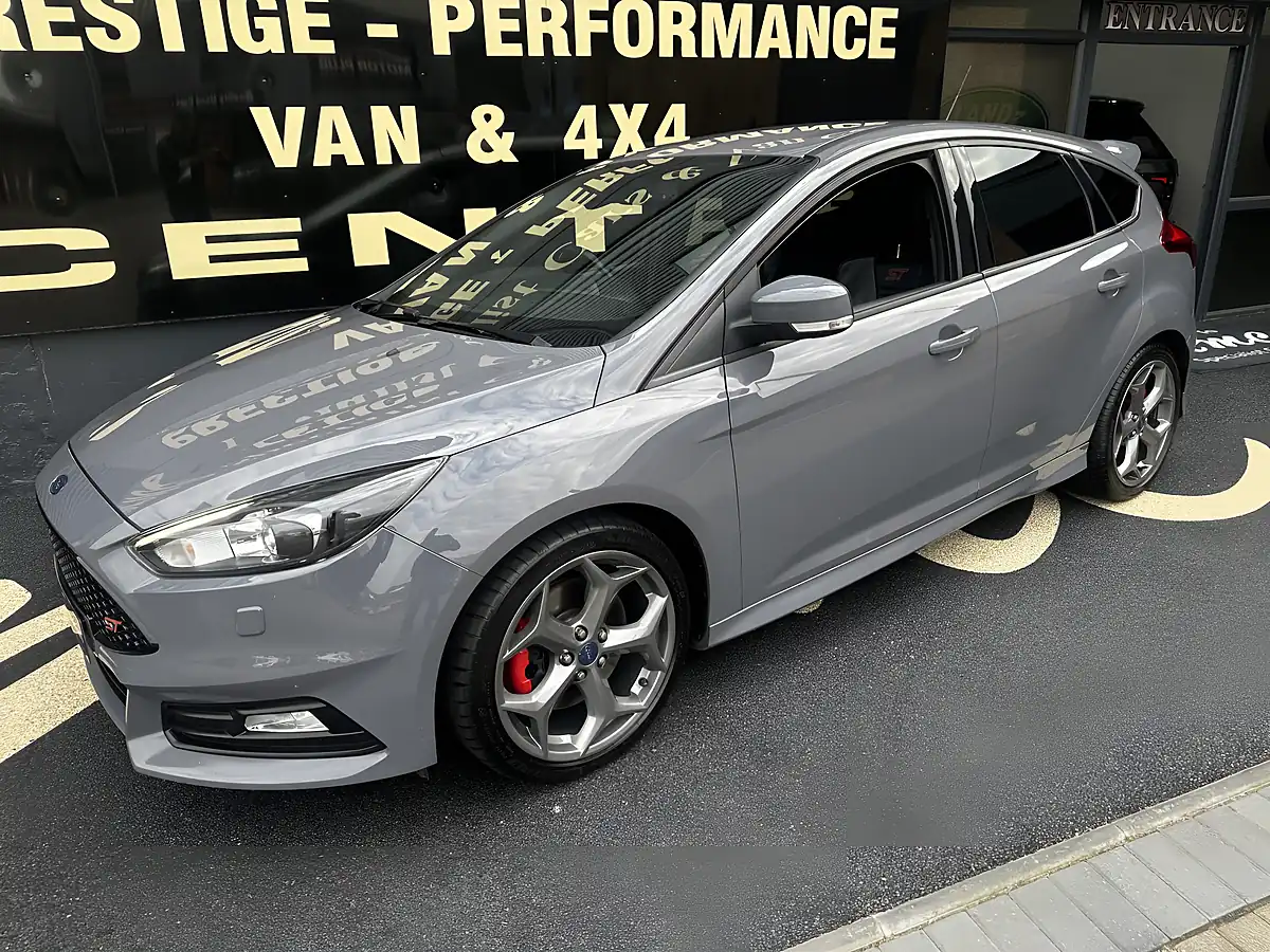 Used 2015 Ford Focus ST-3 Stealth Grey - Interior and Exterior details 4
