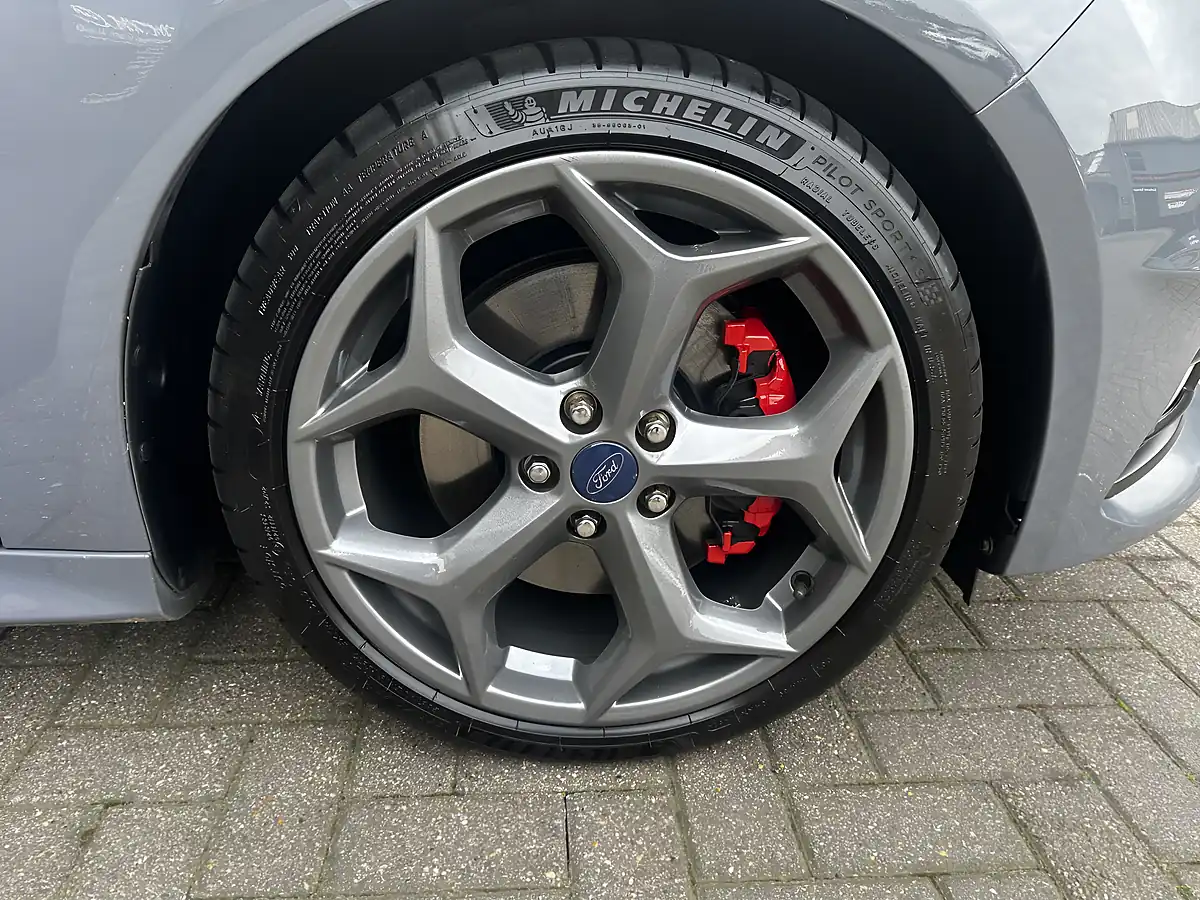 Used 2015 Ford Focus ST-3 Stealth Grey - Interior and Exterior details 8