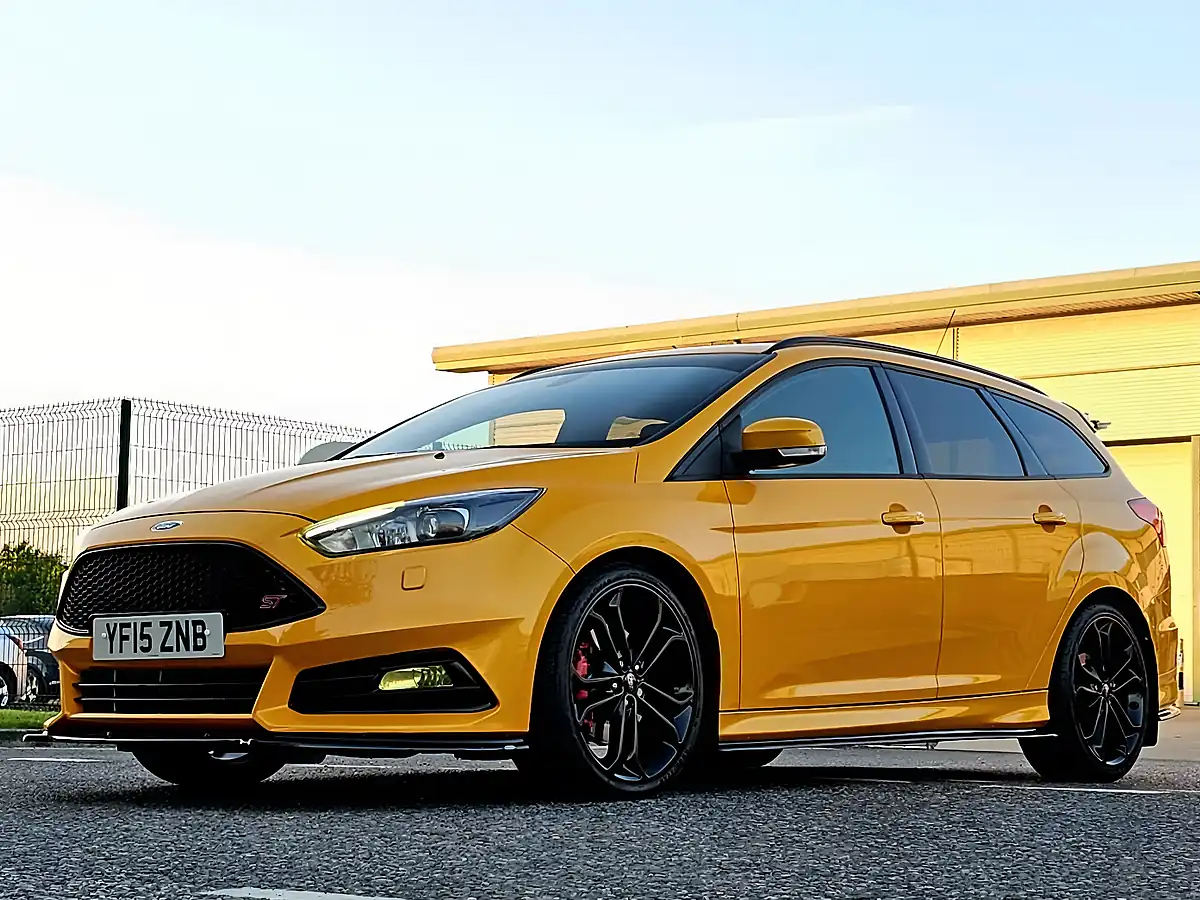 Used 2015 Ford Focus ST-3 Tangerine Scream - Interior and Exterior details 20