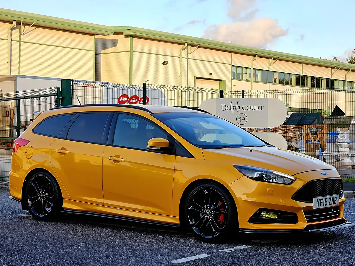 Used 2015 Ford Focus ST-3 Tangerine Scream - Interior and Exterior details 4