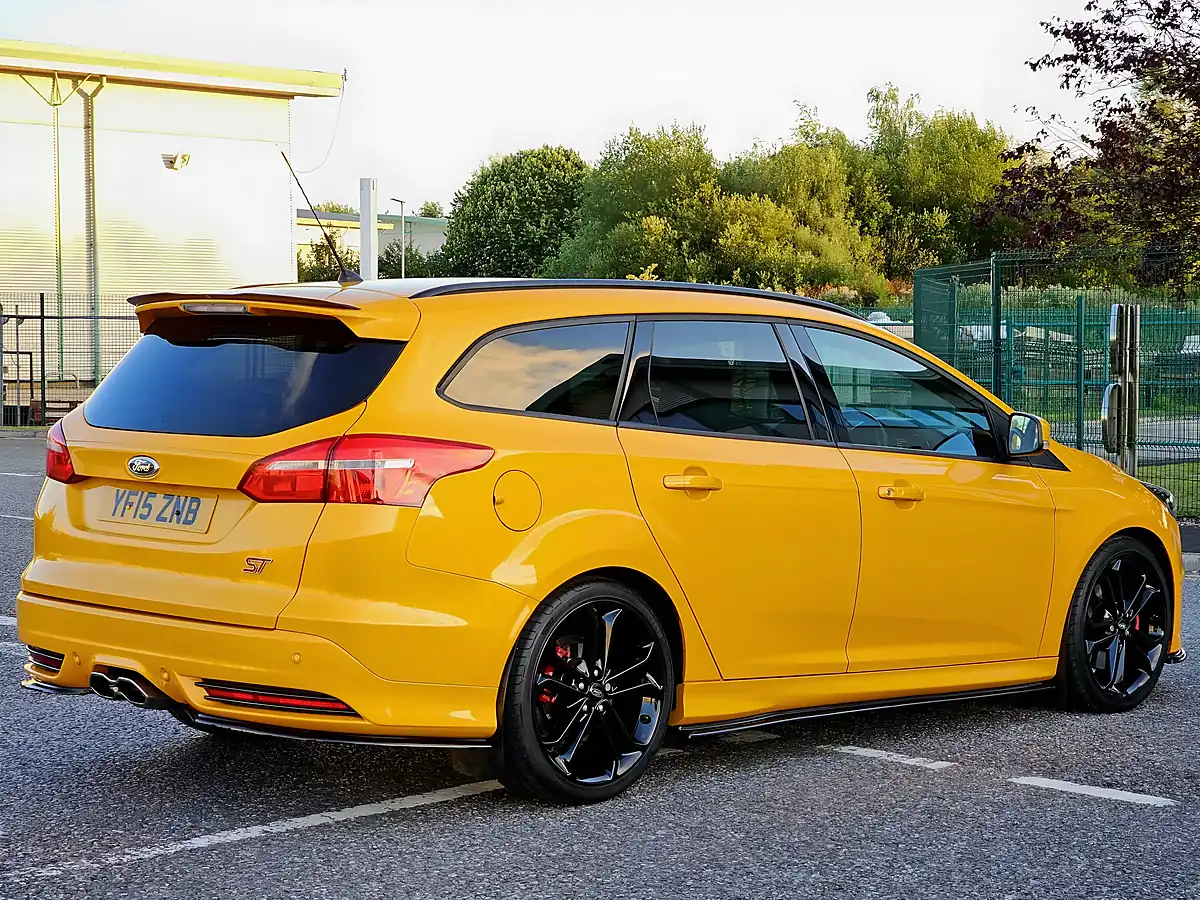 Used 2015 Ford Focus ST-3 Tangerine Scream - Interior and Exterior details 6