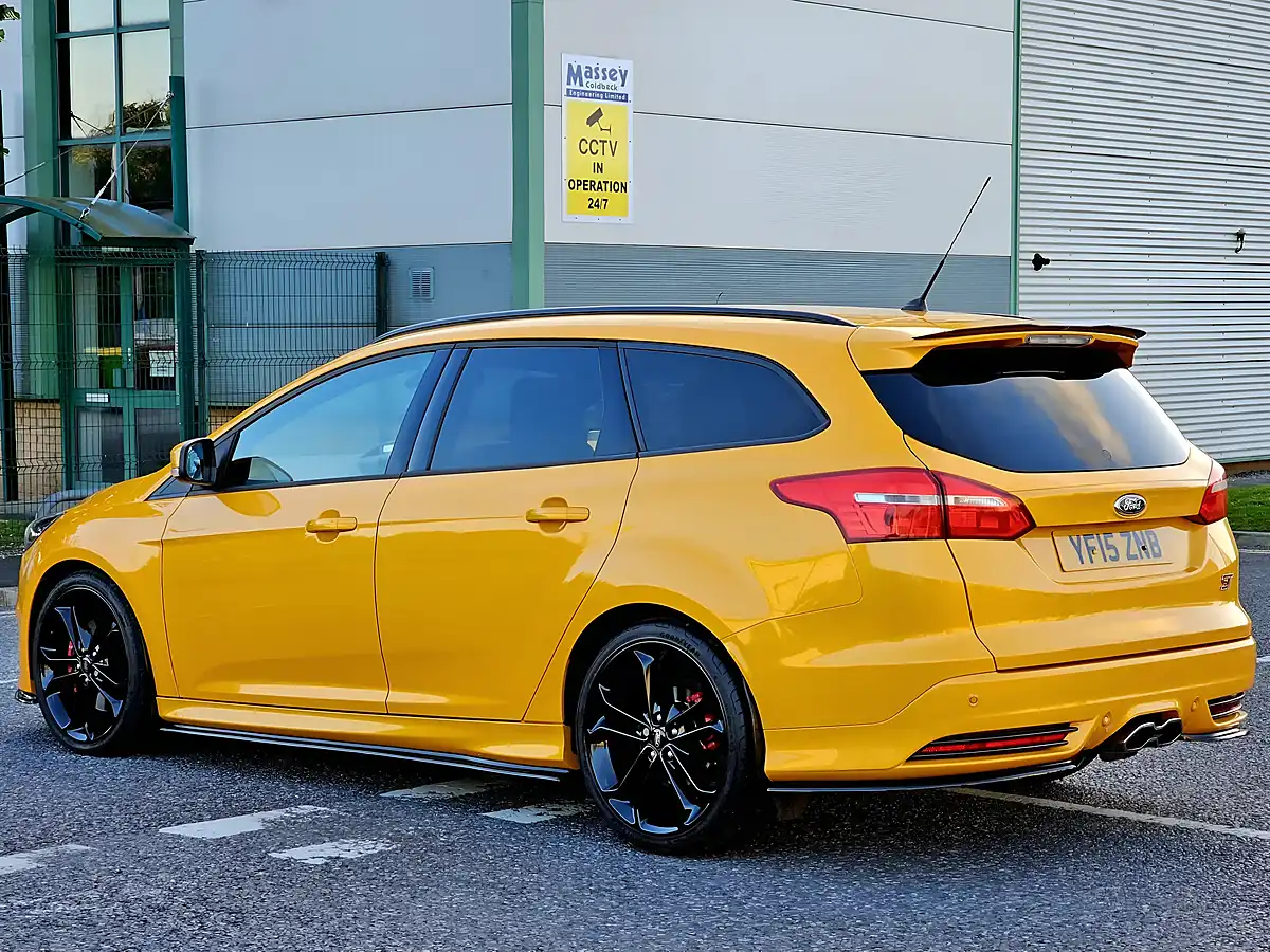 Used 2015 Ford Focus ST-3 Tangerine Scream - Interior and Exterior details 9