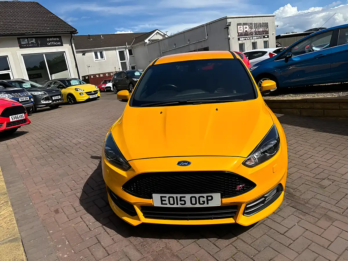 Used 2015 Ford Focus ST-3 Yellow - Interior and Exterior details 17