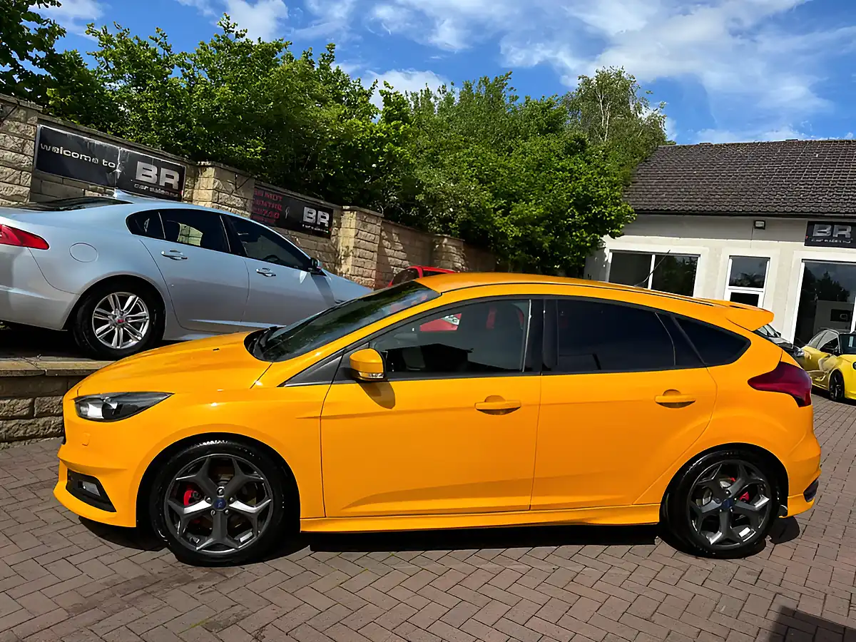 Used 2015 Ford Focus ST-3 Yellow - Interior and Exterior details 6