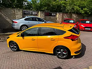 Used 2015 Ford Focus ST-3 Yellow - Interior and Exterior details 7