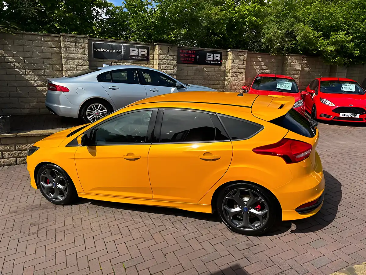 Used 2015 Ford Focus ST-3 Yellow - Interior and Exterior details 7