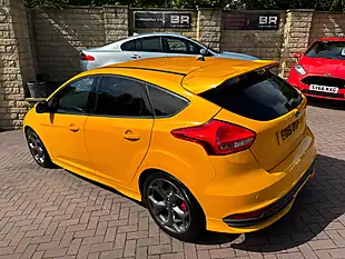 Used 2015 Ford Focus ST-3 Yellow - Interior and Exterior details 8