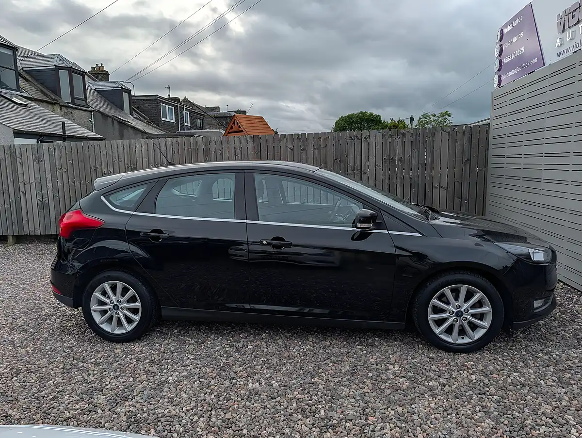 Used 2015 Ford Focus Titanium Black - Interior and Exterior details 12