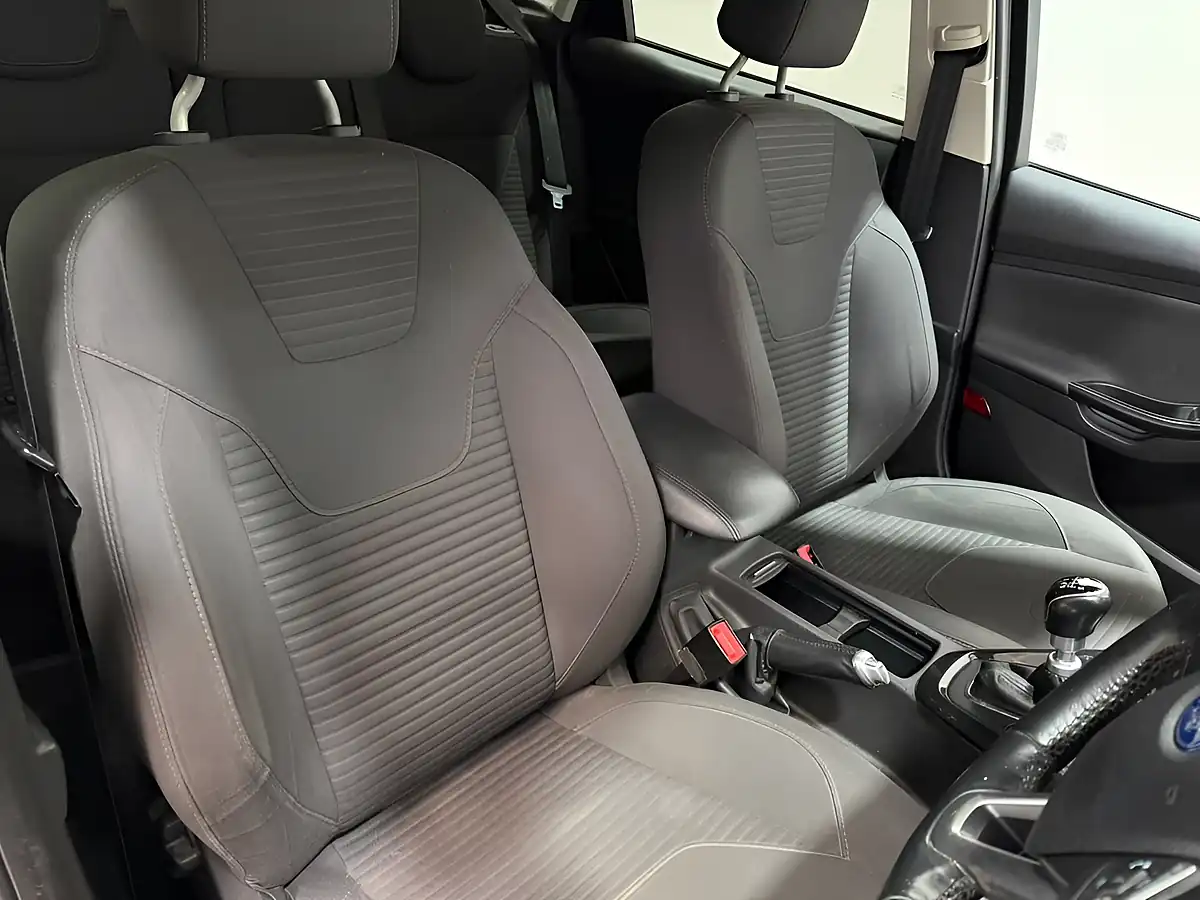 Used 2015 Ford Focus Titanium Black - Interior and Exterior details 11