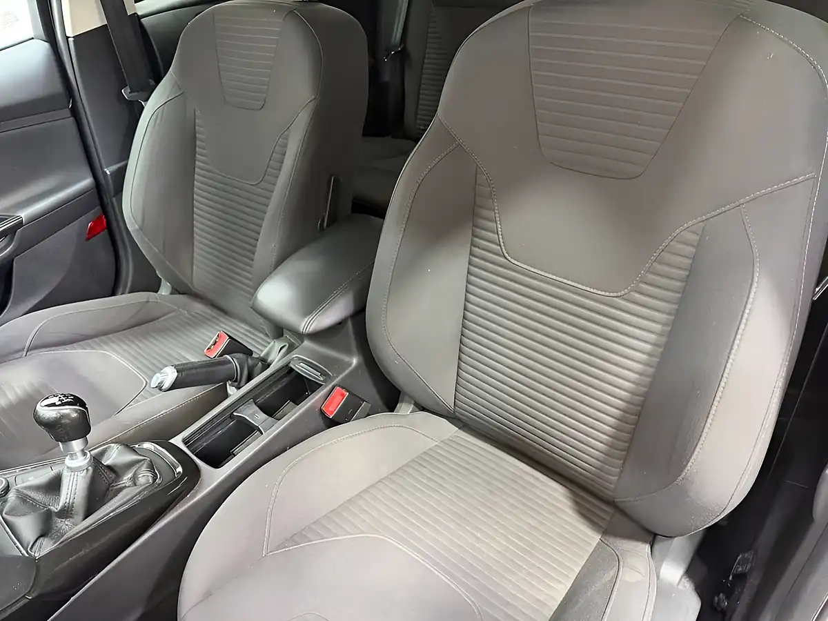 Used 2015 Ford Focus Titanium Black - Interior and Exterior details 13