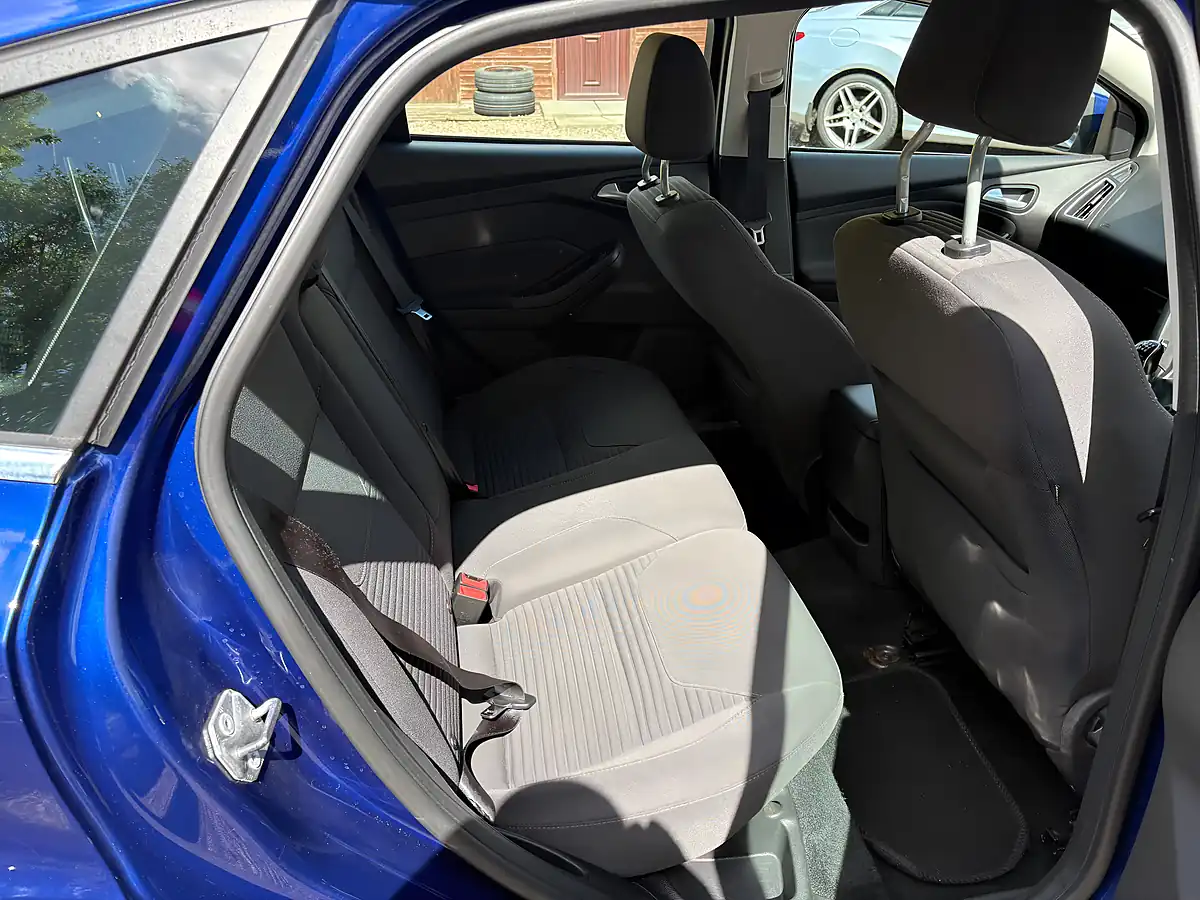 Used 2015 Ford Focus Titanium Blue - Interior and Exterior details 17