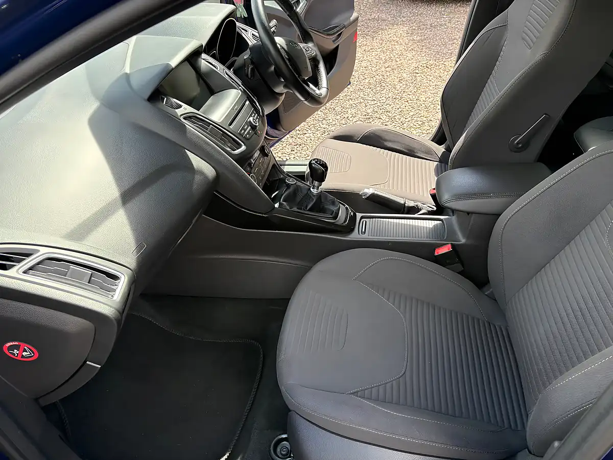 Used 2015 Ford Focus Titanium Blue - Interior and Exterior details 19