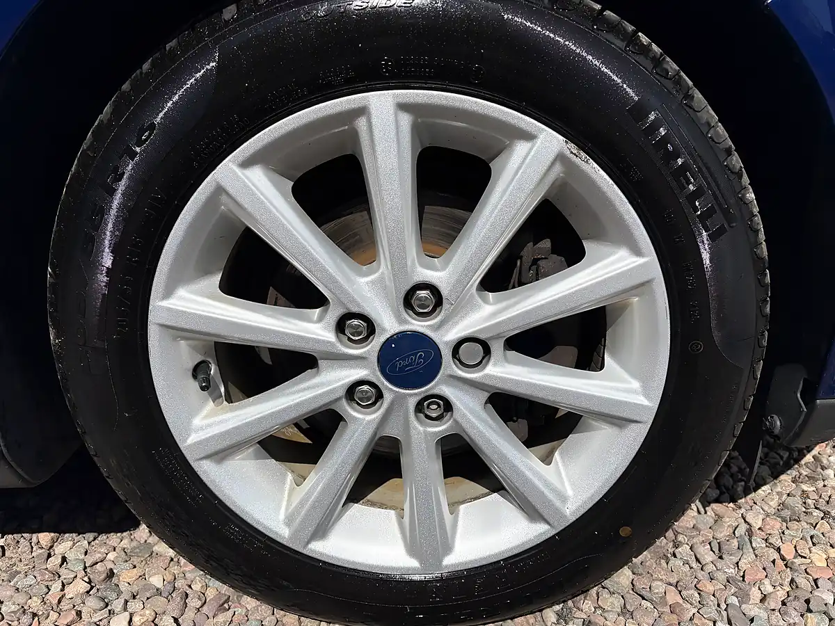 Used 2015 Ford Focus Titanium Blue - Interior and Exterior details 9