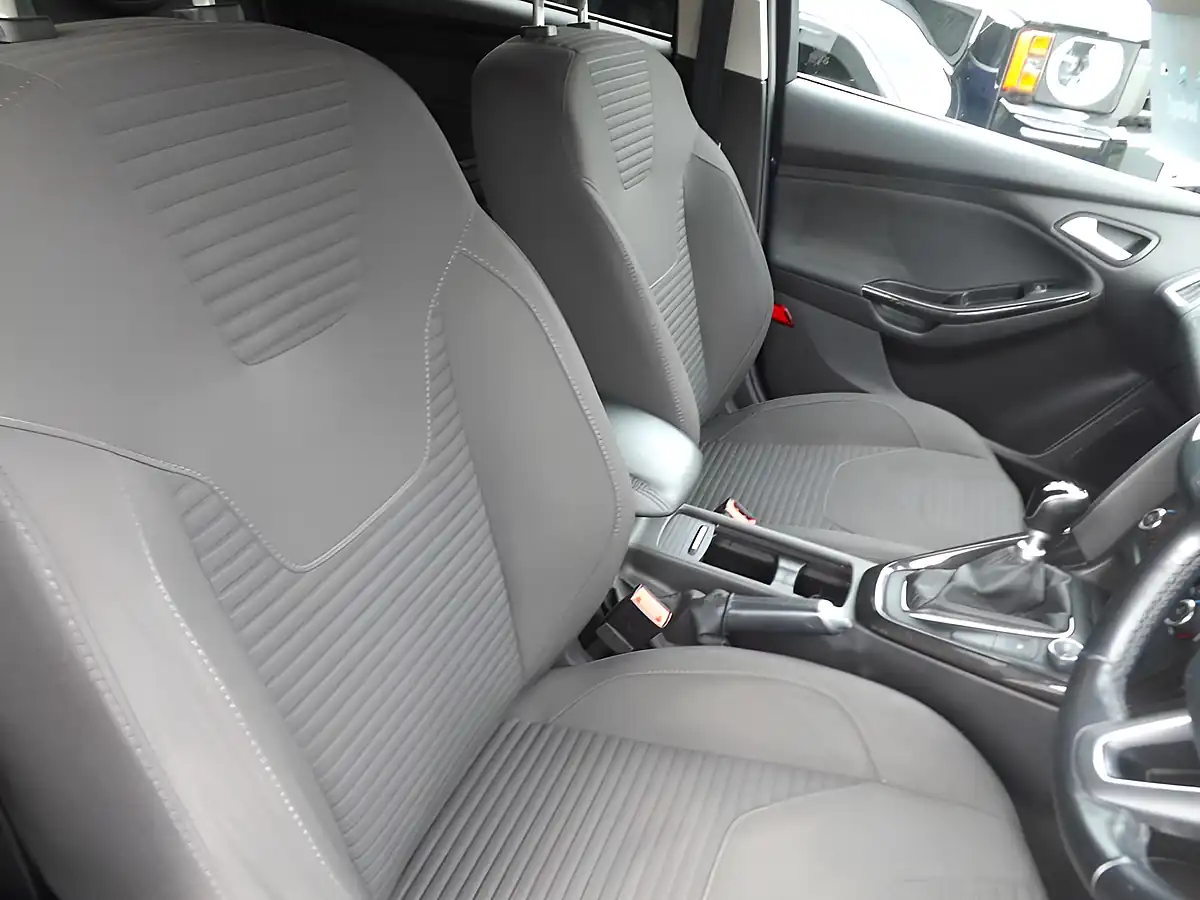 Used 2015 Ford Focus Titanium Blue - Interior and Exterior details 11