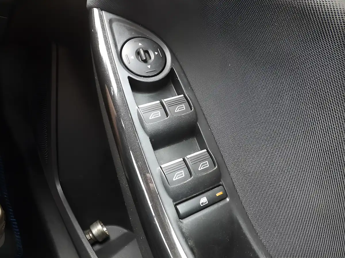 Used 2015 Ford Focus Titanium Blue - Interior and Exterior details 19