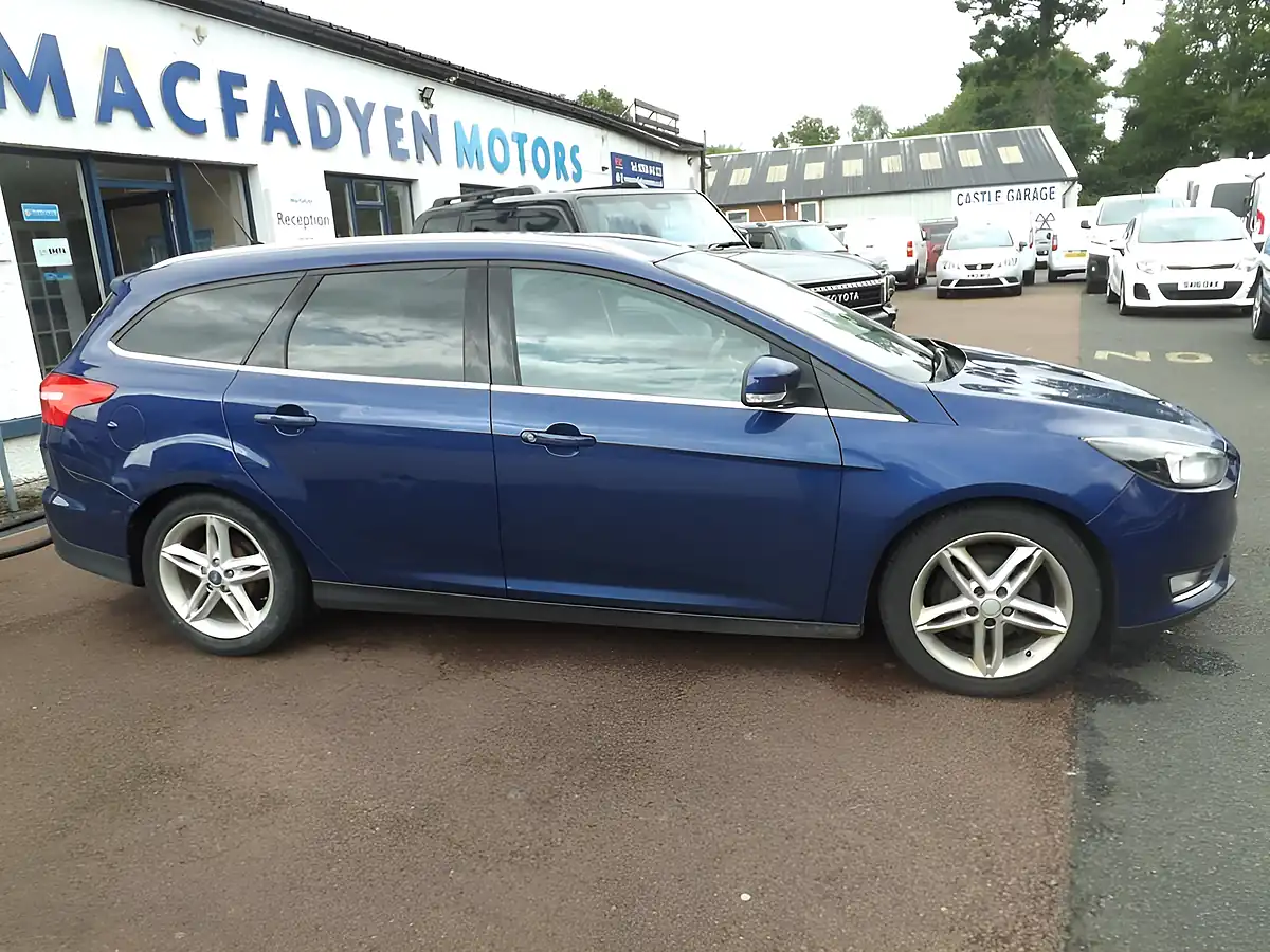 Used 2015 Ford Focus Titanium Blue - Interior and Exterior details 9