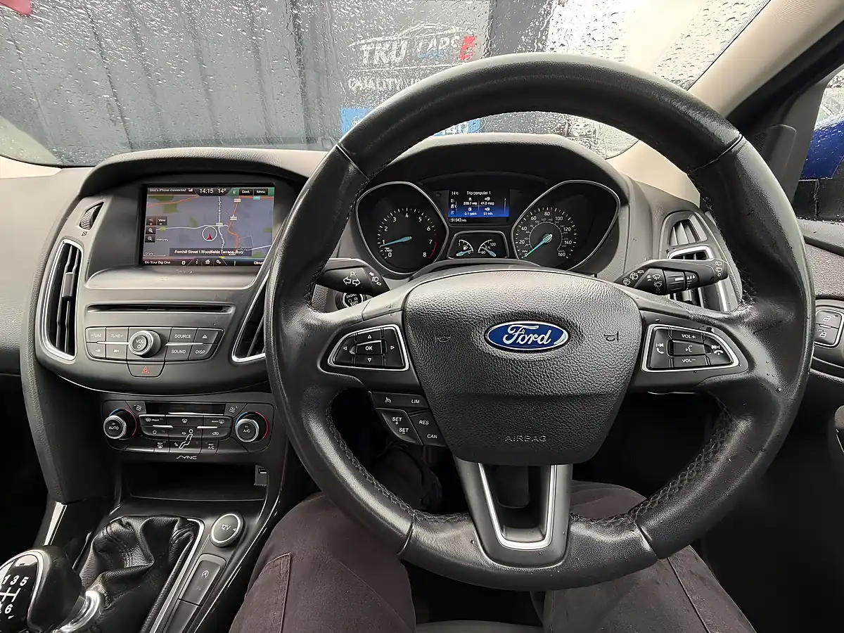 Used 2015 Ford Focus Titanium Blue - Interior and Exterior details 17