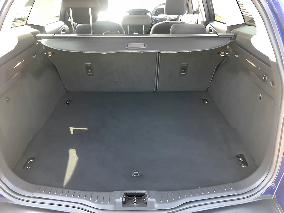 Used 2015 Ford Focus Titanium Deep Impact Blue - Interior and Exterior details 16